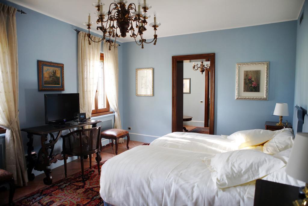 La Torre Dei Canonici Lumellogno Habitación foto